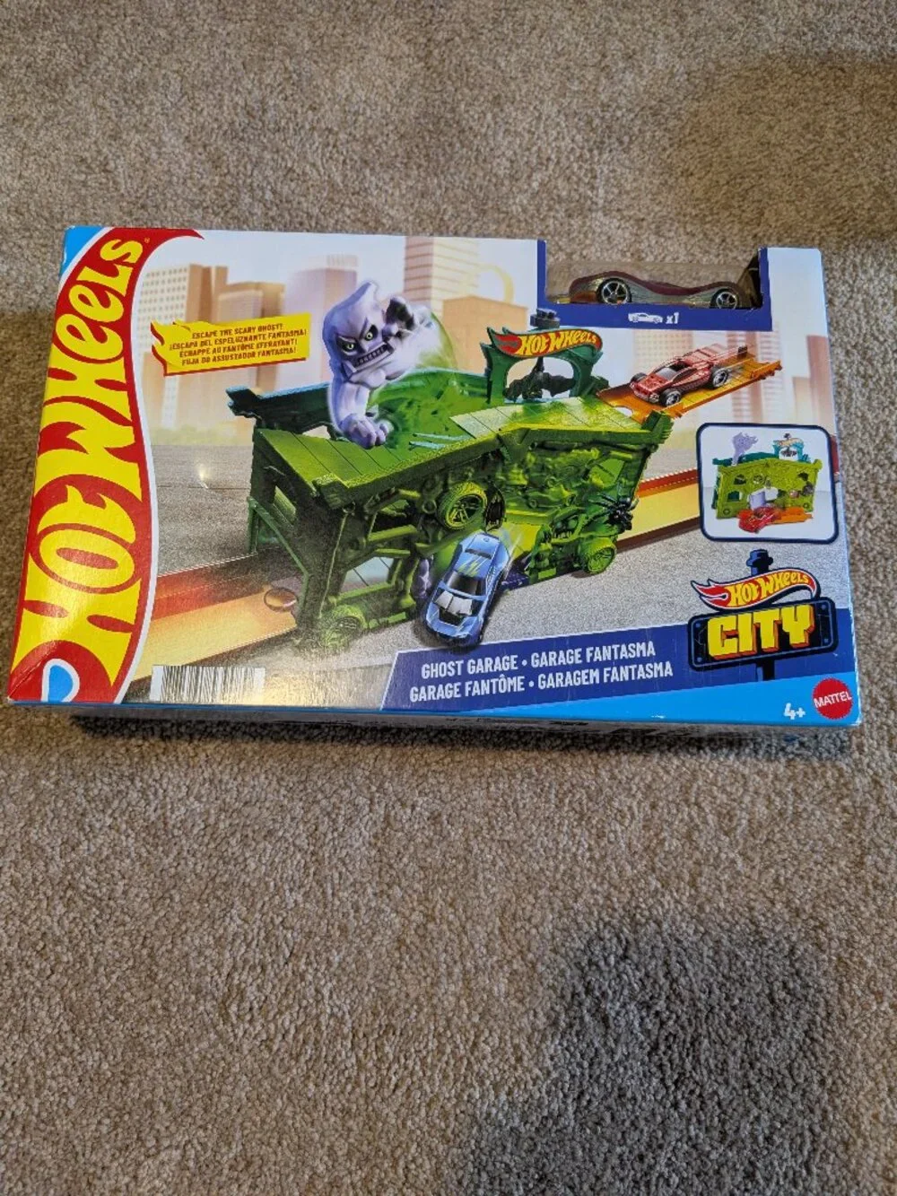NWT Hot Wheels ghost garage with car Halloween